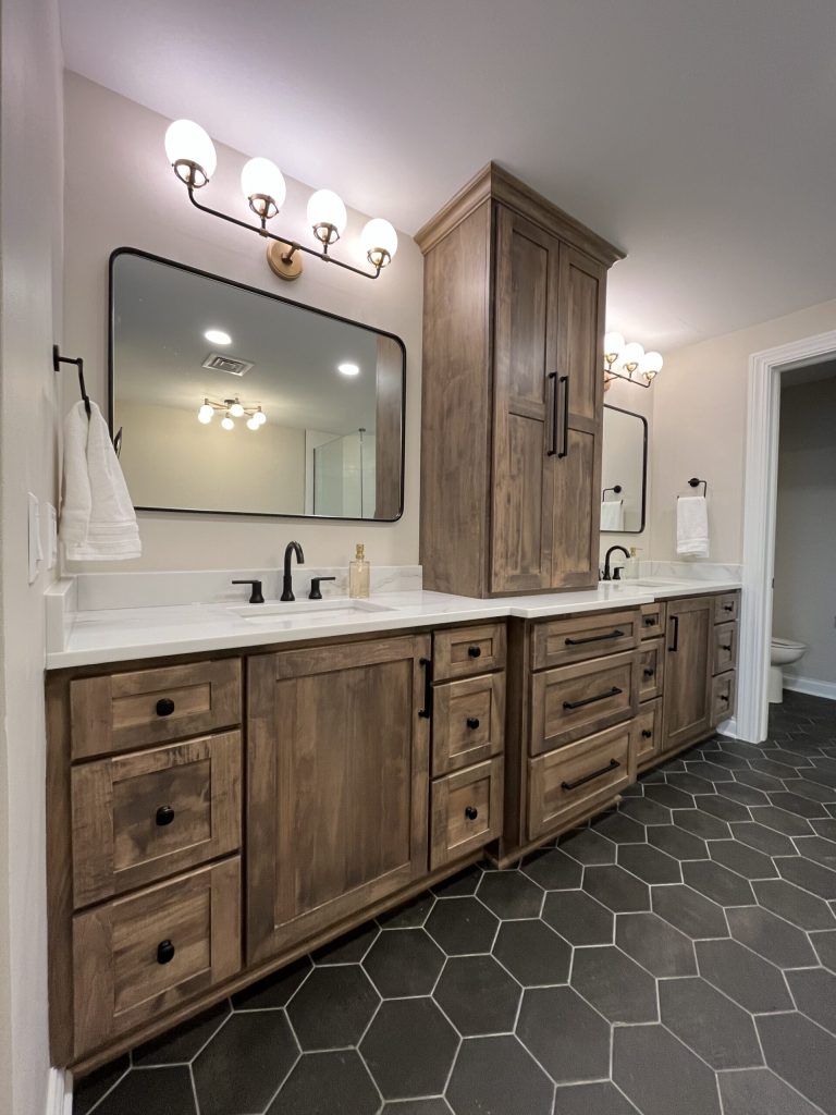 Columbus Ohio Bathroom with Stained finish
